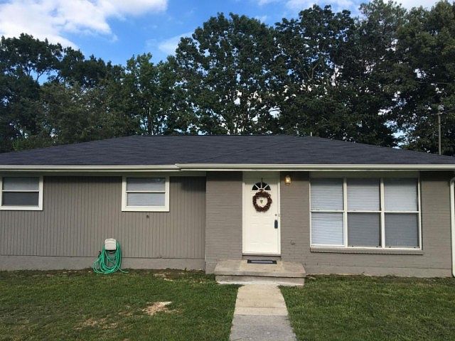 1st image of 1010 W Circle Dr