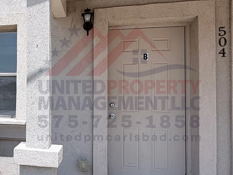 504 W Tansill St — Photo 1