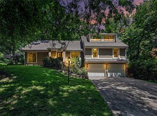 4113 NW Claymont Dr, Kansas City, MO 64116
