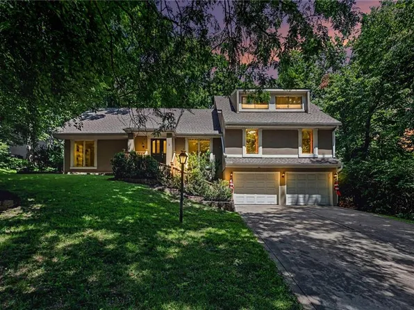 4113 NW Claymont Dr, Kansas City, MO 64116