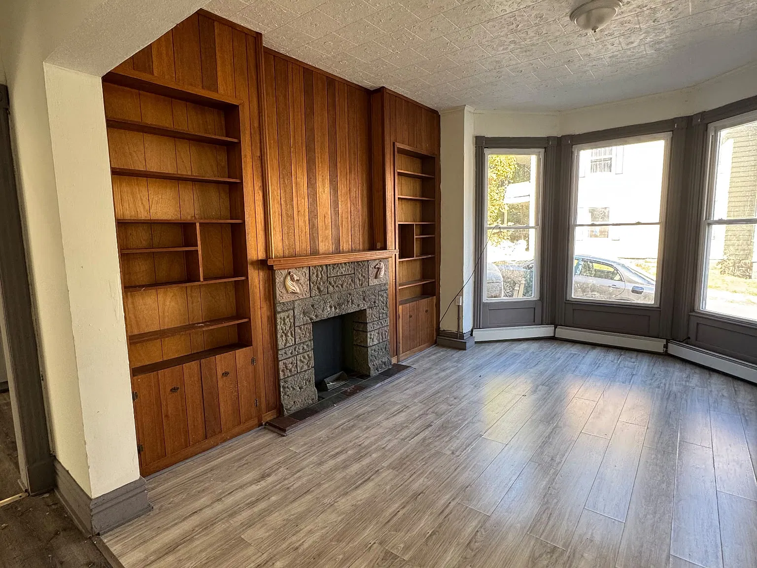 3 bed, $1,599 — Photo 2
