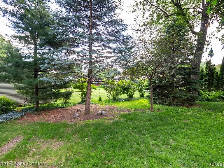 2475 Lafay Dr — Photo 25