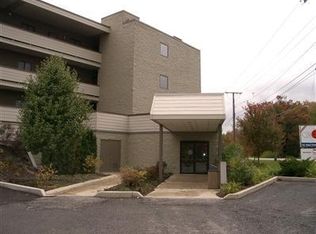 221 Outlook Cove Dr, La Porte, IN 46350
