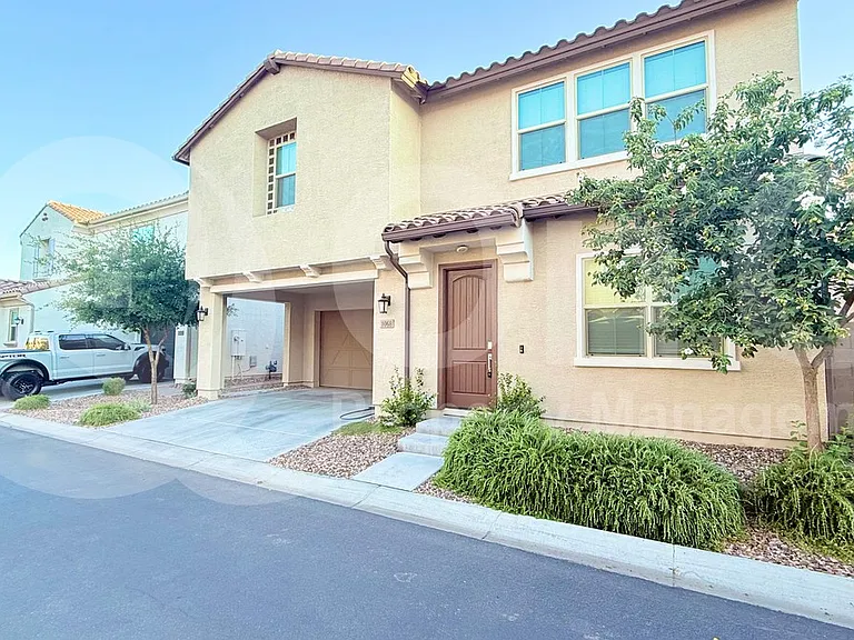 1068 E Sabino Dr — Photo 1