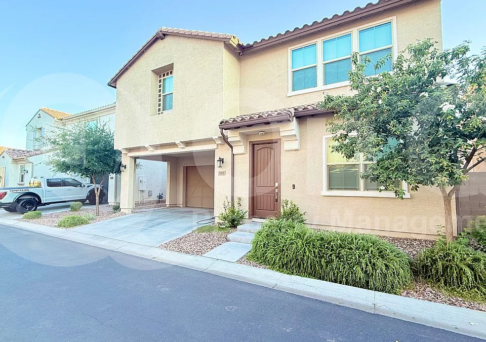 1068 E Sabino Dr