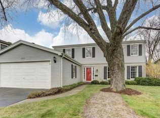 1071 Cherry Ln, Lombard, IL 60148