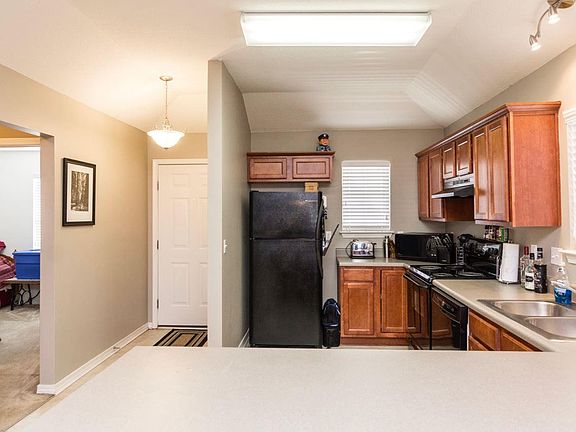 4th image of 2328 Bur Oak Dr