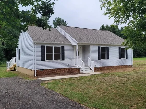 88 Healys Trace Ln, Locust Hill, VA 23092