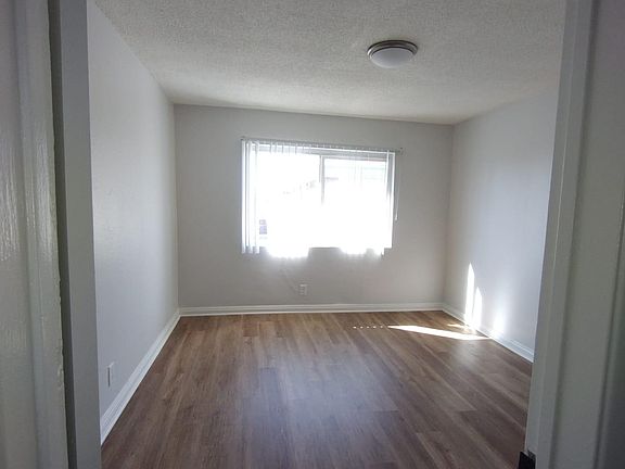 3rd image of 1425 W Stoneridge Ct APT K