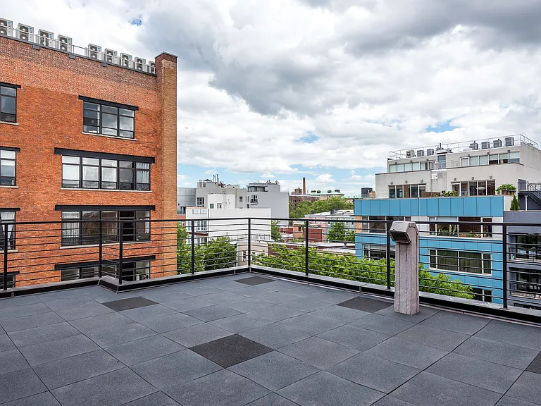 4 N Henry #3B — Photo 19