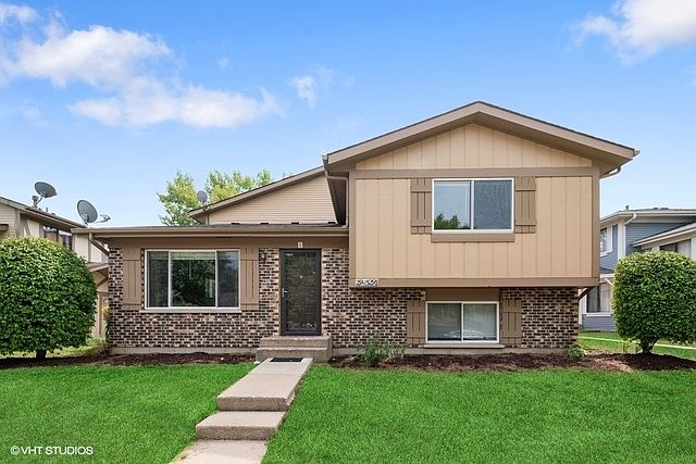 1st image of 29W529 Winchester Cir S Unit 1