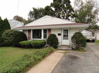 718 River Ln, Loves Park, IL 61111