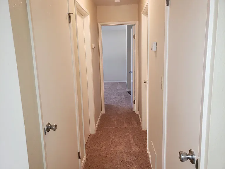 Delna Manor 1134* (10) — Photo 7