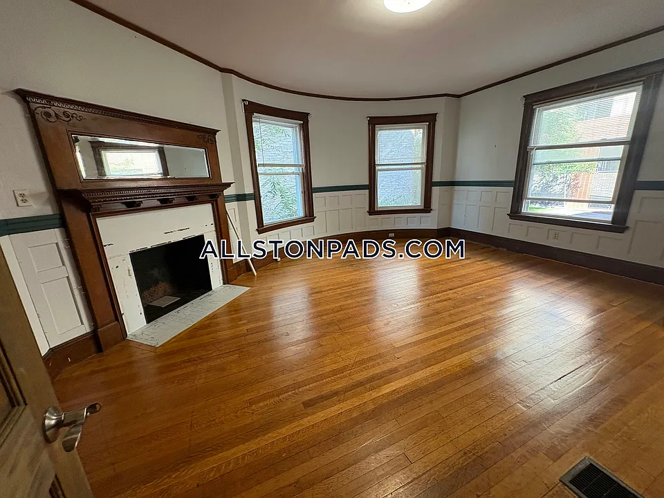 67 Chester St #1