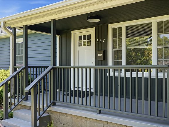 4th image of 332 E 45th Pl