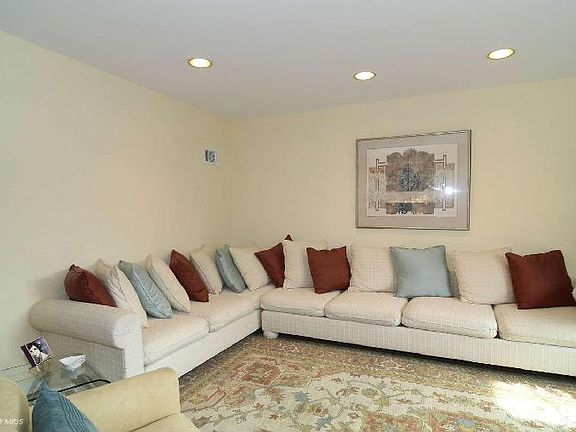 4th image of 8511 Wilkesboro Ln