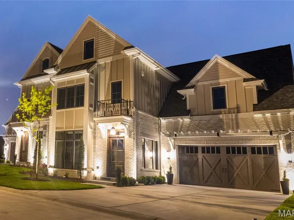 18 Enclave Dr, Des Peres, MO 63122
