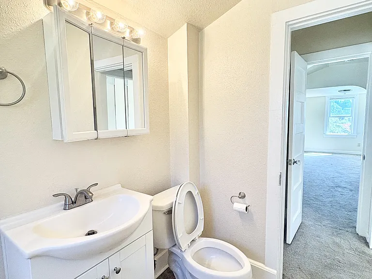 1548 Elizabeth Ave #6 — Photo 9