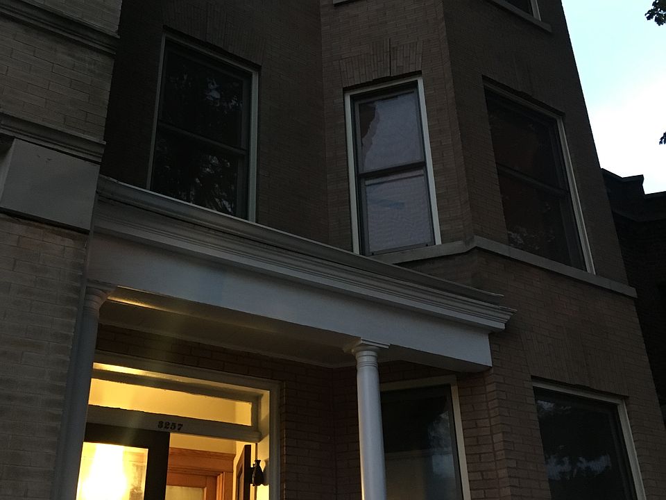 1st image of 3257 N Hoyne Ave #2