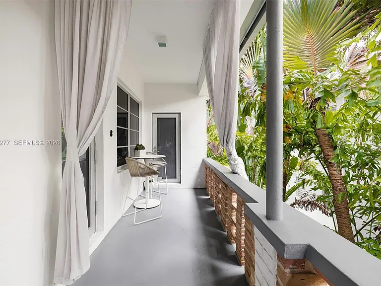 1551 Lenox Ave #8 — Photo 3