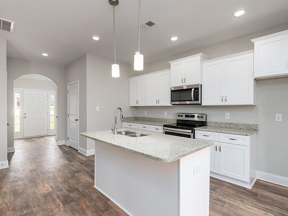 3rd image of 519 W Creek Dr