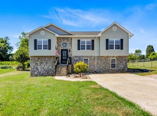 2317 Macarthur Ln, Hudson, NC 28638