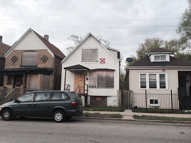 2nd image of 1717 W 59th St