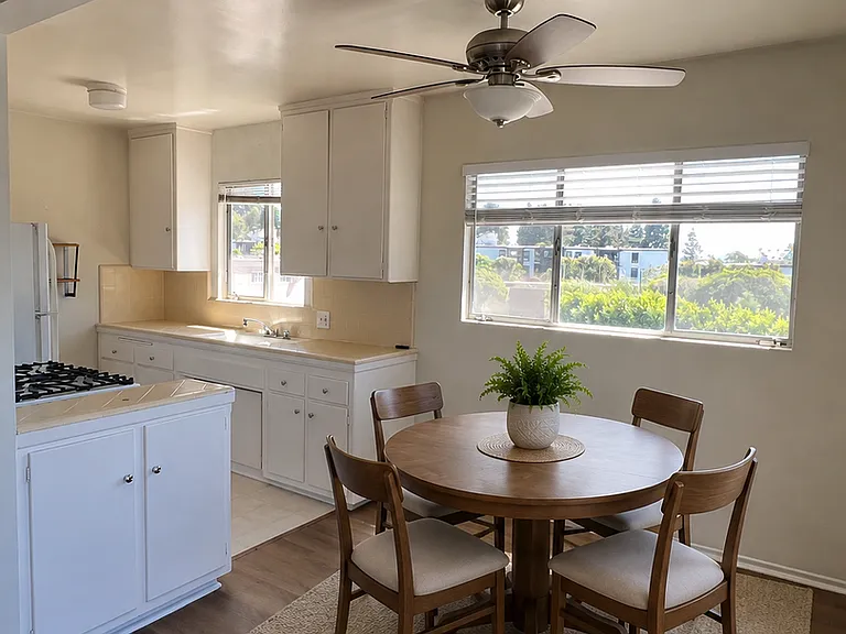 7832 W Manchester Ave — Photo 4
