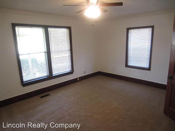 2nd image of 4923 Oakdale Dr