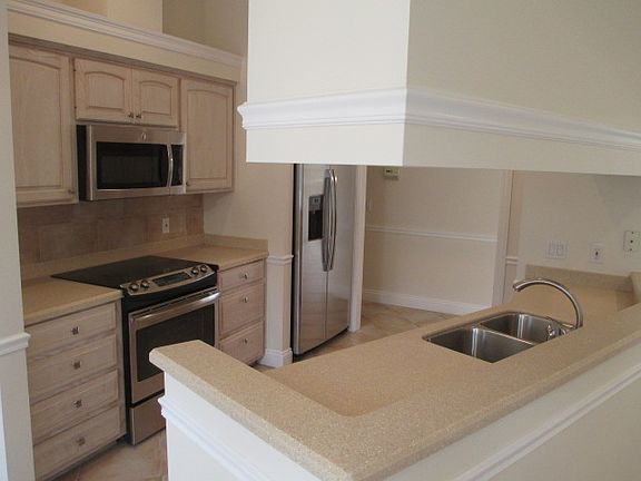 4th image of 4712 Lantana Ln