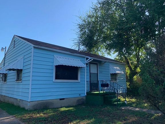 2nd image of 2037 E Woodrow Pl
