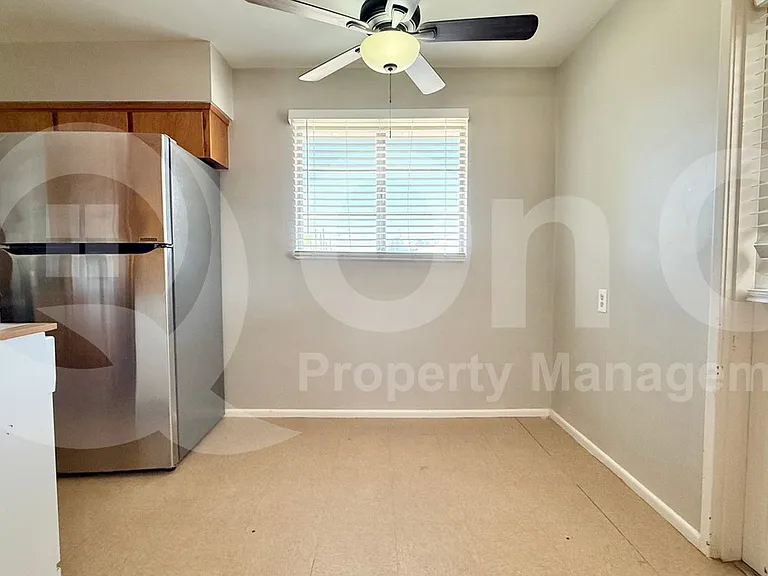 1730 W Northview Ave — Photo 15