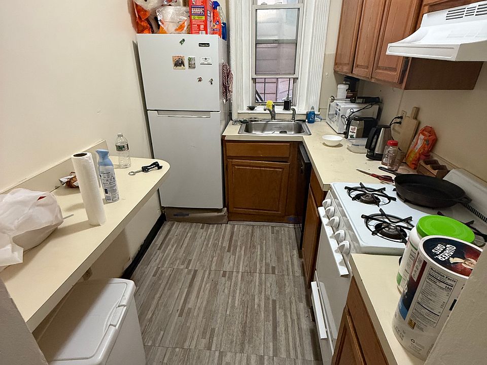 1st image of 463 Park Dr #C1
