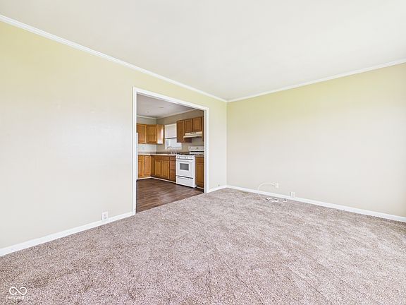 5th image of 105 Mohawk Ct