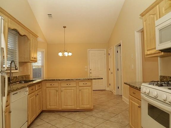 3rd image of 3716 Woodberry Dr