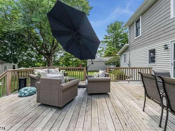 4th image of 5 Harris Ln