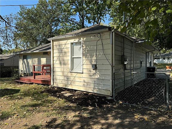 5th image of 7801 E 112th St