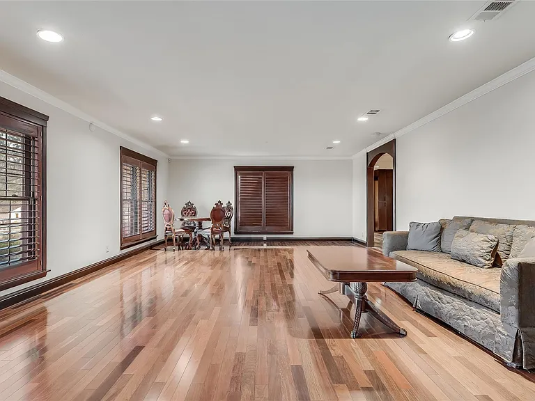 4900 Balcones Dr — Photo 20