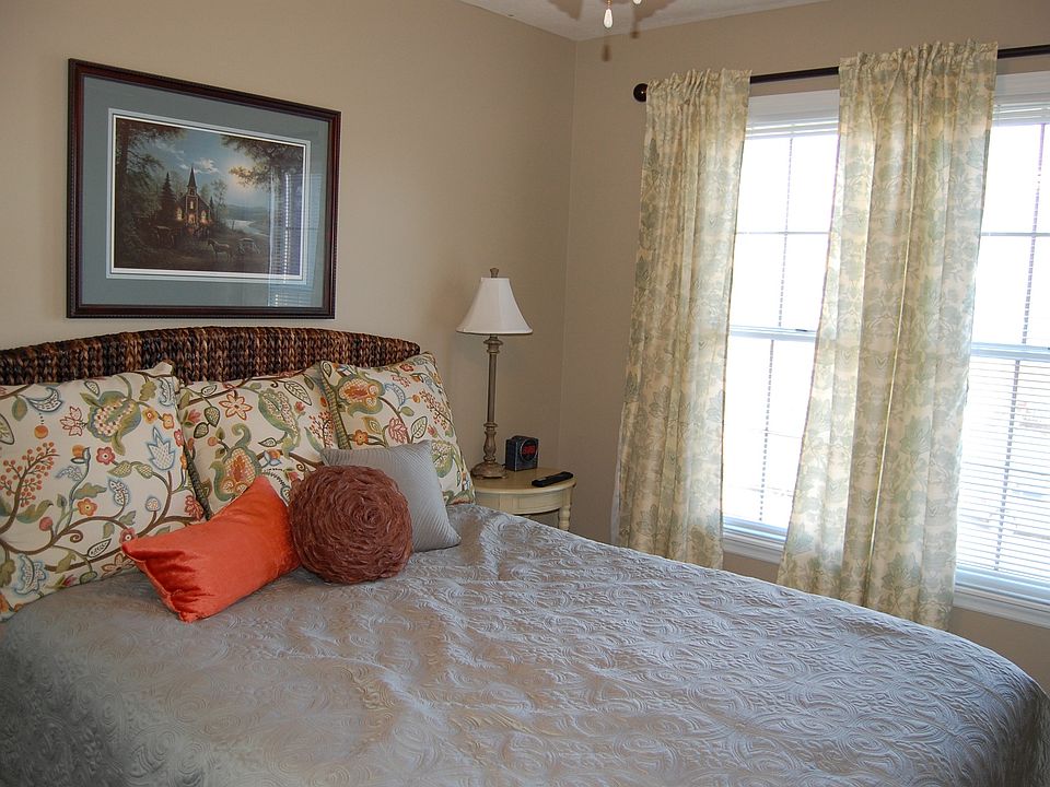 1st image of 111 Camelot Ct