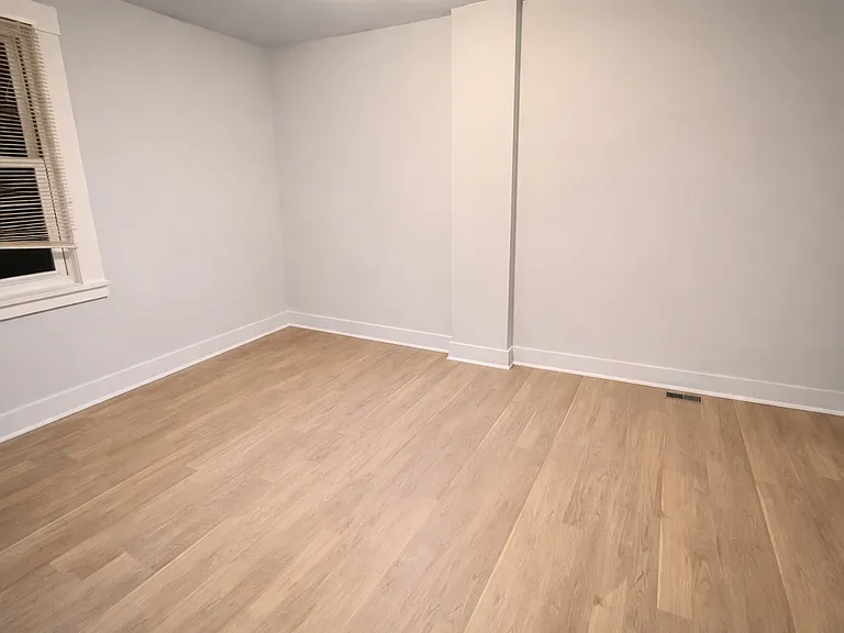 2330 Murray Ave — Photo 21