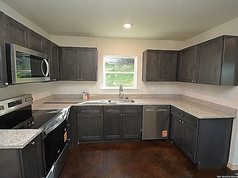 3316 Contour Dr — Photo 3