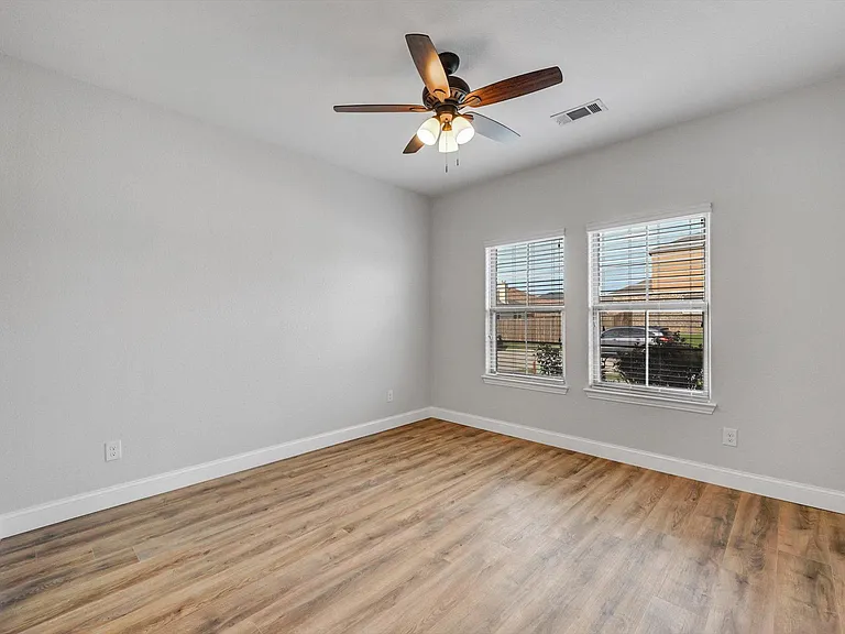 10416 Talus Dr — Photo 20