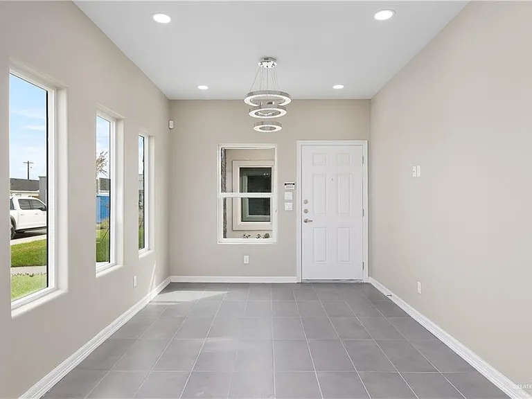 11006 N 33rd Ln #3 — Photo 2