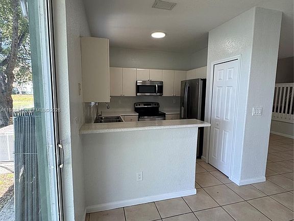 3rd image of 2518 SE 15th Pl
