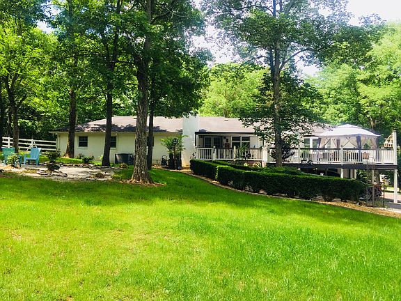 2nd image of 128 Karen Dr