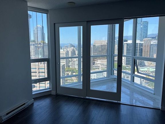 5th image of 833 Seymour St #3010