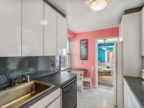 110-11 Queens Boulevard image 11 of 33