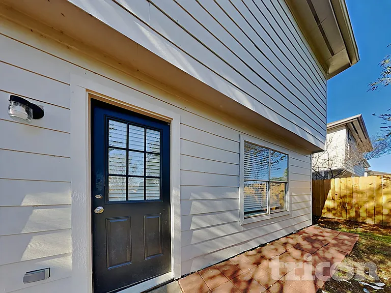 9746 Phil Halstead Dr — Photo 15