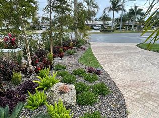 10078 S Yacht Club Dr, Treasure Island, FL 33706