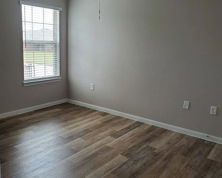 Autumn Brooke Apartments — Photo 13
